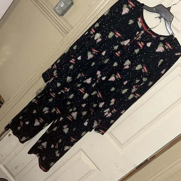 Cuddl Duds medium two piece pajamas set holiday (or not) - Picture 2 of 12